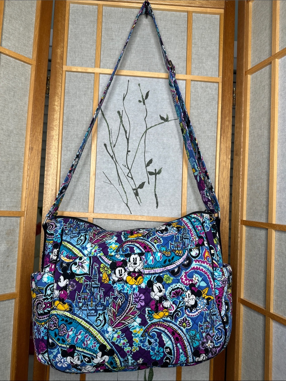 VERA BRADLEY Large, colorful On the Go Crossbody Bag - Picture 7 of 13
